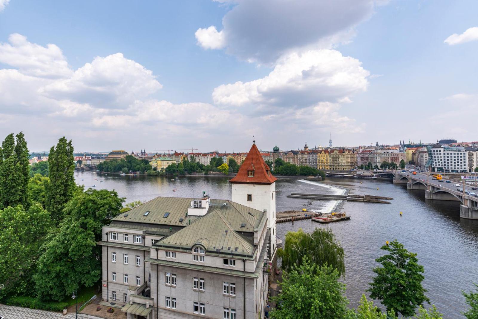 Janackovo Nabrezi - Riverside Residence Prague Exterior photo